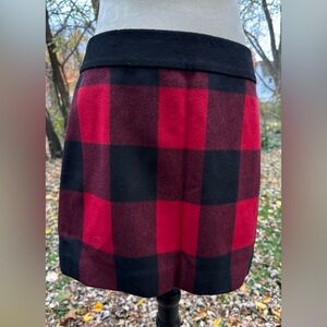 J Crew Red and Black Buffalo Check Plaid Pattern 100 % Wool Mini Skirt NWT Sz 6